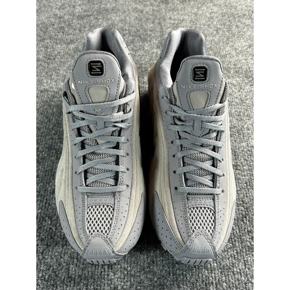 Nike Shox R4 Women's 7 Wolf Grey Metallic Silver - Picture 3 of 12